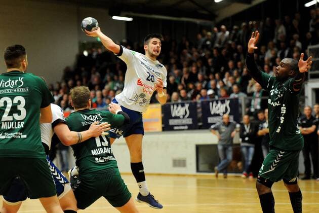 Bruno Zimmermann DRHV06 23 at the throw in the game HG Saarlouis vs Dessau Rosslauer HG 06 Handball 2 Bundesliga Season 2017 2018 18 11 17 Photo Peter Franz Eibner Press photo Saarlouis Copyright: xFranz Eibner-Pressefotox EP_PFZ