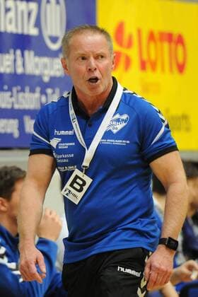 Uwe Jungandreas DRHV06 Coach in the match HG Saarlouis vs Dessau Rosslauer HG 06 Handball 2 Bundesliga Season 2017 2018 18 11 17 Photo Peter Franz Eibner Press photo Saarlouis Copyright: xFranz Eibner-Pressefotox EP_PFZ