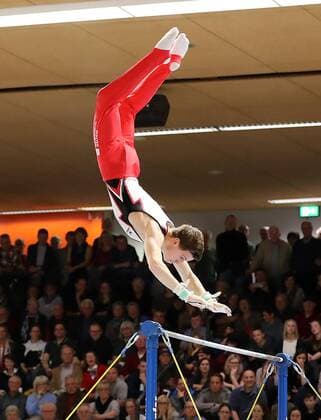Bilder des Tages - SPORT SKV Siegen - KTV Obere Lahn, 18.11.2017 Nico Ermert (SKV) Kreuztal Stählerwiese Deutschland *** SKV Siegen KTV Upper Lahn 18 11 2017 Nico Ermert SKV Kreuztal Stählerwiese Germany