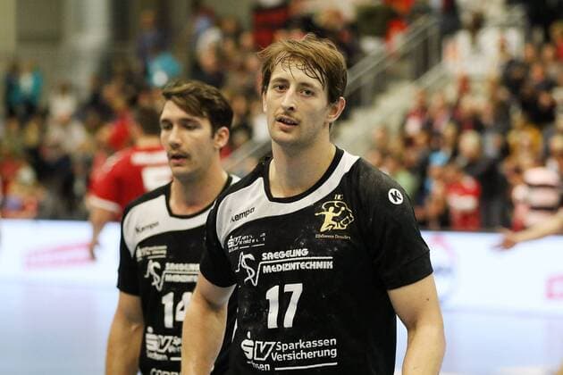 Disappointment at Norman Floedl HC Elbflorenz Dresden 17 Rear Gabriel De Santis HC Elbflorenz Dresden 14 ASV Hamm Westphalia vs HC Elbflorenz Dresden Handball 2 Bundesliga 18 11 2017 Hamm Copyright: xEibner-Pressefoto Strohdiekx EP_JSK