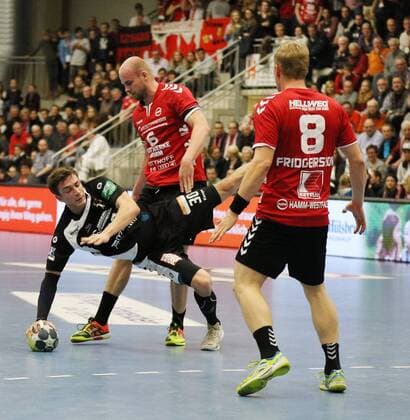 Adrian Kammlodt HC Elbflorenz Dresden 30 Goals against Markus Fuchs ASV Hamm Westphalia 6 Fannar Thor Fridgeirsson ASV Hamm Westphalia 8 ASV Hamm Westphalia vs HC Elbflorenz Dresden Handball 2 Bundesliga 18 11 2017 Hamm Copyright: xEibner-Pressefoto Strohdiekx EP_JSK