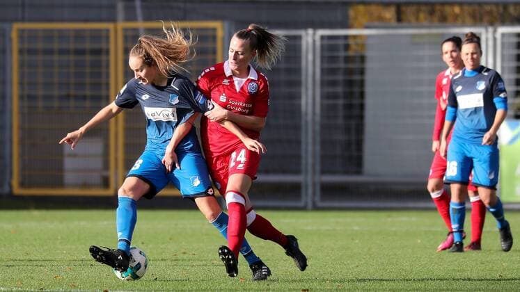 v li Fabienne Dongus TSG 33 Virginia Kirchberger MSV 24 duel duel tackle tackling dynamics action action xozx