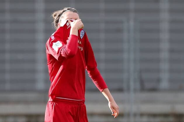 Barbara Dunst MSV 18 Single Action Action Disappointed looking Disappointment Frustration disappointed pessimistic xozx