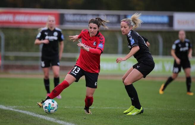 19 11 2017 xcex Germany Freiburg Football Womens Football Alliance Women Bundesliga Season 2017 2018 SC Freiburg 1 FFC Frankfurt Sandra Strong Freiburg against Kathrin Hendrich Frankfurt