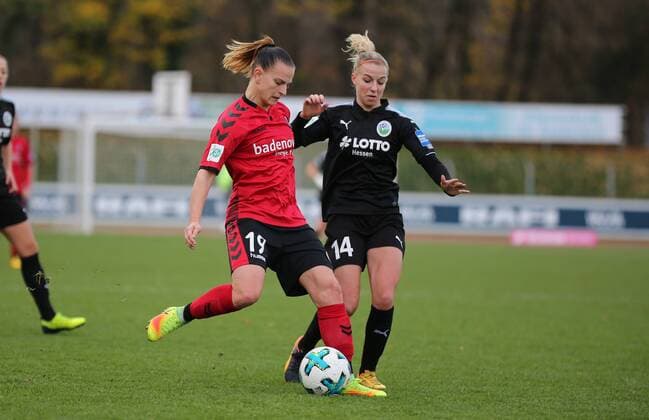 19 11 2017 xcex Germany Freiburg Football Womens Football Alliance Women Bundesliga Season 2017 2018 SC Freiburg 1 FFC Frankfurt Jobina Lahr Freiburg vs. Jackie Groenen Frankfurt