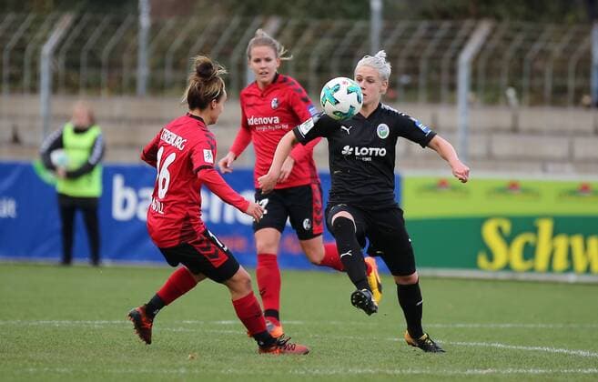 19 11 2017 xcex Germany Freiburg Football Womens Football Alliance Women Bundesliga Season 2017 2018 SC Freiburg 1 FFC Frankfurt Sophie Schmidt Frankfurt vs. Lina Magull Freiburg