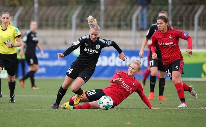 19 11 2017 xcex Germany Freiburg Football Womens Football Alliance Women Bundesliga Season 2017 2018 SC Freiburg 1 FFC Frankfurt Sarah Puntigam Freiburg vs. Jackie Groenen Frankfurt