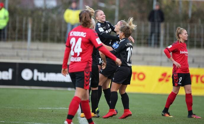 19 11 2017 xcex Germany Freiburg Football Womens Football Allianz Women Bundesliga Season 2017 2018 SC Freiburg 1 FFC Frankfurt Torjubel FFC Frankfurt Cheers Joy Emotions