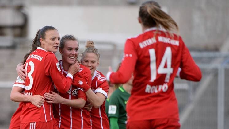 Lucia Vonkova FC Bayern Munich FCB 13 Jill Roord FC Bayern Munich FCB 10 Leonie Maier FC Bayern Munich FCB 20 Fridolina Rolfo Rolfoe FC Bayern Munich FCB 14 with goal celebrations Cheers Torjubel Goalkeeping celebrate the goal goal celebration Cheers over the gate to 2 1 by Jill Roord FC Bayern Munich FCB 10 optimistic Action Action Soccer Allianz Women Bundesliga FC Bayern Munich SV Werder Bremen xslx