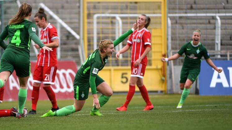 v left Nina Lührssen Luersen SV Werder Bremen 4 Verena Volkmer SV Werder Bremen 16 with goal cheering Jubilee Torjubel Goalkeeping celebrate the goal goal celebration Cheering over the goal to 0 1 by Verena Volkmer SV Werder Bremen 16 optimistic Action action Simone Laudehr FC Bayern Munich FCB 21 Jill Roord FC Bayern München FCB 10 disappointed looking disappointment frustration disappointed pessimistic football Allianz Women Bundesliga FC Bayern Munich SV Werder Bremen xslx