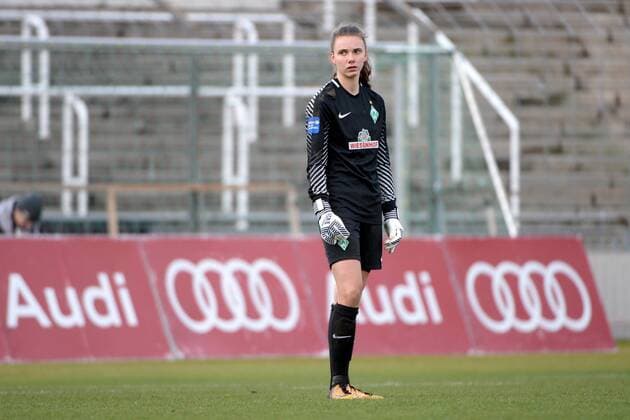 Anneke Borbe goalkeeper SV Werder Bremen 30 disappointed looking disappointment frustration disappointed pessimistic cut out single action Action Football Allianz Women Bundesliga FC Bayern Munich SV Werder Bremen xslx