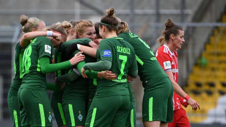 SV Werder Bremen players FC Bayern Munich FCB 21 FCB 21 disappointed looking disappointment frustration disappointed pessimistic Soccer Allianz Women Bundesliga FC Bayern Munich SV Werder Bremen xslx