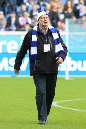 Manfred Lange Manglitz (MSV Duisburg Legende), Fussball - 2.Bundesliga - MSV Duisburg vs. FC Erzgebirge Aue , Duisburg,19.11.2017, Duisburg *** Manfred Lange Manglitz MSV Duisburg Legend Soccer 2 Bundesliga MSV Duisburg vs FC Erzgebirge Aue Duisburg 19 11 2017 Duisburg Copyright: xMarcxBohla xEibner-Pressefotox EP_bohla