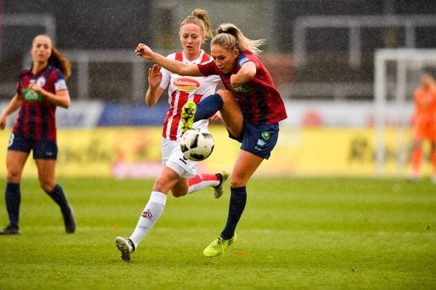 Gina Maria Chmielinski Potsdam 18 hits the ball in the air Soccer Allianz Women Bundesliga 1 FC Köln 1 FFC Turbine Potsdam xmkx