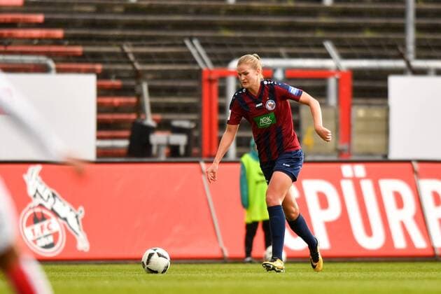 Rahel Kiwic Potsdam 25 with ball on the sideline Soccer Allianz Women Bundesliga 1 FC Köln 1 FFC Turbine Potsdam xmkx