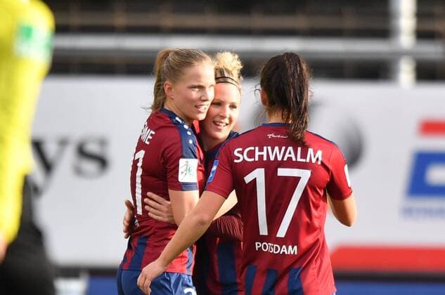 Cheers Happy celebrate cheer Goal Celebration 0 3 Turbine Potsdam Football Allianz Women Bundesliga 1 FC Köln 1 FFC Turbine Potsdam xmkx