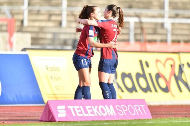 Joyful cheer Goal Celebration 0 4 Potsdam Assistants Lia Wälti Potsdam 13 with goalscorer Sarah Zadrazil Potsdam 27 Soccer Allianz Women Bundesliga 1 FC Köln 1 FFC Turbine Potsdam xmkx