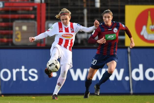 Theresa Gosch Cologne 24 clear before Bianca Schmidt Potsdam 20 Football Alliance Women Bundesliga 1 FC Cologne 1 FFC Turbine Potsdam xmkx