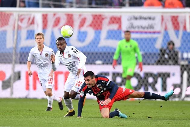 25 JULIEN FERET (caen) - 06 Jean Michael SERI (nice) FOOTBALL : Caen vs Nice - Ligue 1 Conforama - 19 11 2017 AnthonyBIBARD FEP Panoramic 