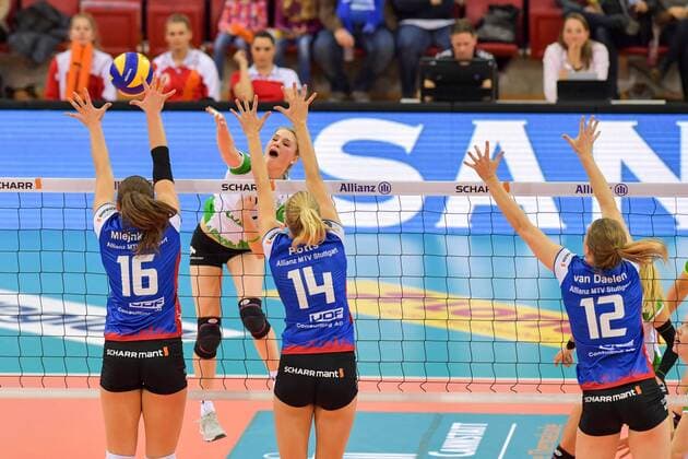 Volleyball Bundesliga Women Allianz MTV Stuttgart vs USC Muenster 19 11 2017 Allianz MTV Stuttgart Volleyball Bundesliga Women Season 2017 18 in blue against USC Muenster in white green Ines Bathen against Michaela Mlejnkova 16 and Jenna Potts 14 PHOTO TOM BLOCH xtbx