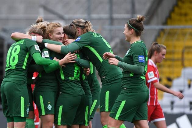 Players of SV Werder Bremen Bremen players with celebratory cheers Jubilee Torjubel Goalkeeping celebrate the goal goal celebration Cheering over the goal to 0 1 by Verena Volkmer SV Werder Bremen 16 3 optimist Action Action Soccer Allianz Women Bundesliga FC Bayern Munich SV Werder Bremen xslx