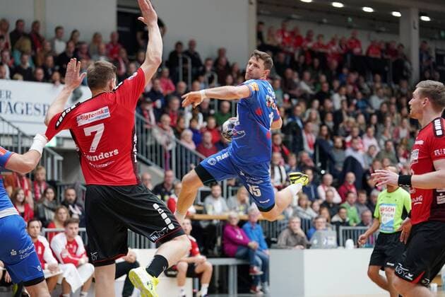 from left to right Leon Nordhorn Lingen Martin Strobel HBW Balingen Luca de Boer Nordhorn Lingen Nordhorn Lingen Copyright: xEibner-Pressefoto Westdoerpx EP_pauschal