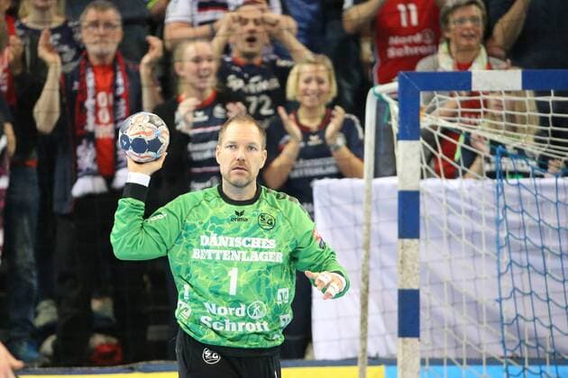 SG Flensburg Handewitt HC Meshkov Brest EHF Champions League Flensburg 19 11 17 Flensburg 19 11 17 Sport Handball VELUX EHF Champions League Season 2017 2018 Group Stage SG Flensburg Handewitt HC Meshkov Brest Joy of the ball held by Mattias Andersson SG Flensburg Handewitt 01 xmmkx