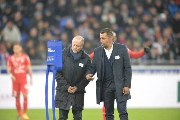 Bernard Lacombe et sonny Enderson (lyon) FOOTBALL : Lyon vs Montpellier - Ligue 1 Conforama - 19 11 2017 FredericChambert Panoramic 