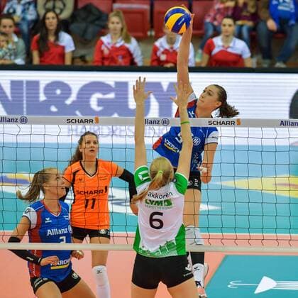 Volleyball Bundesliga Women Allianz MTV Stuttgart vs USC Muenster 19 11 2017 Allianz MTV Stuttgart Volleyball Bundesliga Women Season 2017 18 in blue against USC Muenster in white green Molly McCage against Roosa Laakkonen 6 left Femke Stoltenborg 11 Teodora Pusic PHOTO TOM BLOCH xtbx