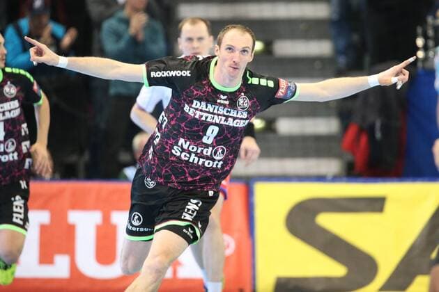 SG Flensburg Handewitt HC Meshkov Brest EHF Champions League Flensburg 19 11 17 Flensburg 19 11 17 Sport Handball VELUX EHF Champions League Season 2017 2018 Group Stage SG Flensburg Handewitt HC Meshkov Brest Jubilation Torjubel at Holger Glandorf SG Flensburg Handewitt 09 xmmkx