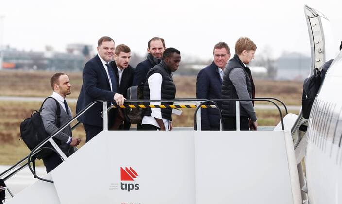 RB Leipzig Airport Soccer Champions League Leipzig 20 11 2017 Halle Leipzig Soccer UEFA Champions League Group G 4 Gameday AS Monaco vs RB Leipzig RB Leipzig Team departure to Monaco Pictured left Daniel Ackermann Video Analyst Dr Frank Striegler Timo Werner Sascha Lense Coach Mentalcoach Bruma Sport Director Ralf Rangnick and Emil Forsberg