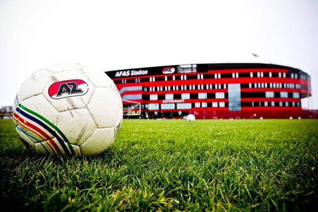 season 2010 2011 az Alkmaar training over three hundred supporters came Saturday morning at the DSB Stadion AZ showed up to one day before the Premier League encounter with Ajax show their support with torches banners and loud singing was the selection of trainer Gertjan Verbeek welcomed when entering the training pitch ball training az 2010-2011 football eredivisie season