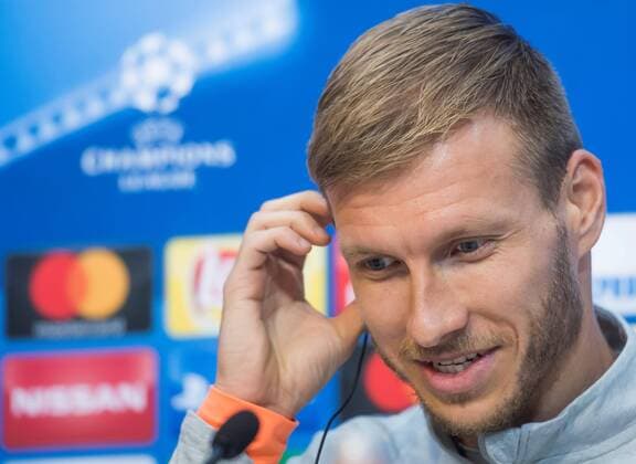 Liverpool FC s defender Rangnar Klavan delivers a press conference PK Pressekonferenz before tomorrow s Champions League group E fifth round match between Liverpool FC nad Sevilla at the Sanchez Pizjuan stadium in Seville, Andalusia, Spain, 20 November 2017. Liverpool FC s press conference !ACHTUNG: NUR REDAKTIONELLE NUTZUNG!  Copyright: xRaúlxCaroxCadenasx SEV003 20171120-636468074584156434