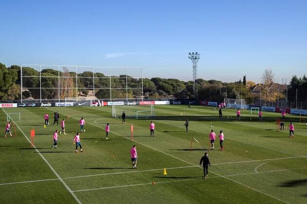 Atletico Madrid s players take part in a training session at the Wanda facilities in Madrid, Spain, 21 November 2017. Atletico Madrid will face AS Roma in a UEFA Champions League groups stage soccer match on 22 November. Atletico Madrid training !ACHTUNG: NUR REDAKTIONELLE NUTZUNG!  Copyright: xRodrigoxJimenezx GRAF2999 20171121-636468663610153337