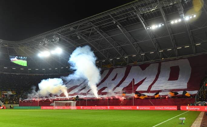 Choreography in the Dresdner K Block at the beginning of the game Choreo Ultras Smoke Fire Pyrotechnics Bengal Fire Fireworks SG Dynamo Dresden against 1 FC Kaiserslautern Football Soccer 2 Bundesliga Season 2017 2018 DDV Stadion Dresden 20 11 2017