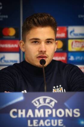 Anderlecht s Leander Dendoncker pictured during a press conference PK Pressekonferenz of Belgian soccer team RSC Anderlecht, Tuesday 21 November 2017 in Brussels. Tomorrow Anderlecht is playing a game in the group stage (Group B) of the UEFA Champions League competition against German Bayern Munich. VIRGINIExLEFOUR  x05206030x