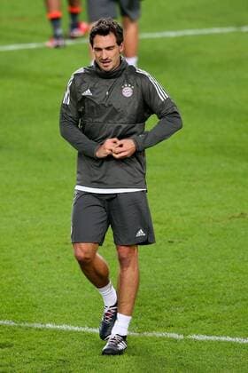 Mats Hummels Bayern Munich 5 with problems with a wedding ring Training RSC Anderlecht vs Bayern Munich Champions League Football 21 11 2017 Anderlecht Copyright: xLanger Eibner-Pressefotox EP_HLR