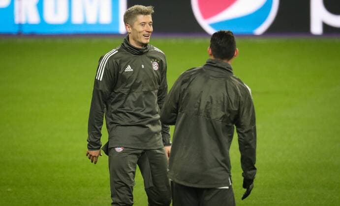 Bayern s Robert Lewandowski and Bayern s James Rodriguez pictured during a training of German soccer team Bayern Munich, Tuesday 21 November 2017 in Brussels. Tomorrow Anderlecht is playing a game in the group stage (Group B) of the UEFA Champions League competition against Belgian RSC Anderlecht. VIRGINIExLEFOUR  x05206153x