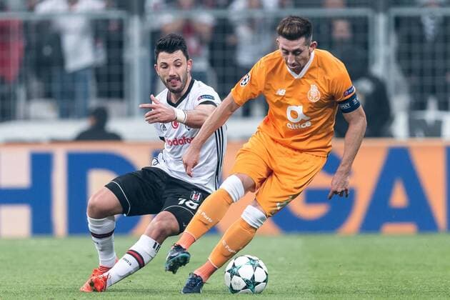 (L-R) Tolgay Ali Arslan of Besiktas JK , Hector Herrera of FC Porto during the UEFA Champions League group G match between Besiktas JK and FC Porto on November 21, 2017 at the Vodafone Arena in Istanbul, Turkey UEFA Champions League 2017 2018 xVIxVIxImagesx xGerritxvanxKeulenxIVx 9361067