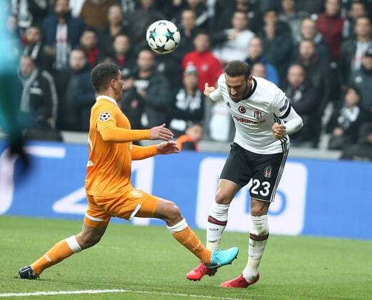 Fußball, CL, Besiktas Istanbul - FC Porto Cenk Tosun of Besiktas and of Porto during the UEFA Champions League Group G match between Besiktas and Porto at Vodafone Park in Istanbul , Turkey on November 21, 2017. 