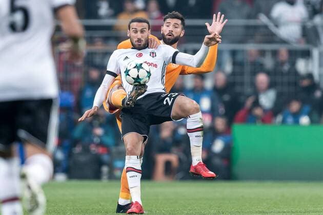 Fußball, CL, Besiktas Istanbul - FC Porto (L-R) Cenk Tosun of Besiktas JK , Felipe Augusto De Almeida Monteiro of FC Porto during the UEFA Champions League group G match between Besiktas JK and FC Porto on November 21, 2017 at the Vodafone Arena in Istanbul, Turkey UEFA Champions League 2017 2018 xVIxVIxImagesx xGerritxvanxKeulenxIVx 9361372