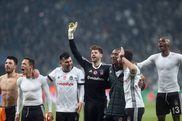 Fußball, CL, Besiktas Istanbul - FC Porto Besiktas players celebrate the victory during Besiktas - Porto UEFA Champions Leaguematch in Vodafone Arena, Istanbul, Turkey, November 21, 2017.  Copyright: TolgaxAdanali STA_1021