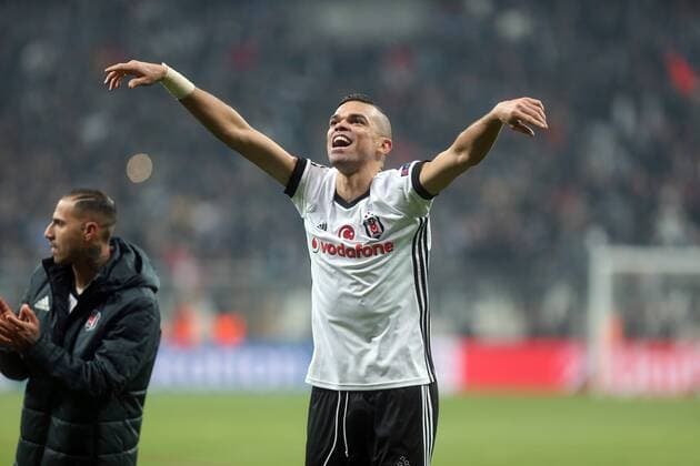 Fußball, CL, Besiktas Istanbul - FC Porto Besiktas Pepe celebrate the victory during Besiktas - Porto UEFA Champions Leaguematch in Vodafone Arena, Istanbul, Turkey, November 21, 2017.  Copyright: TolgaxAdanali STA_1040