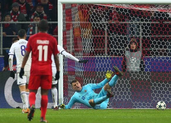 MOSCOW, RUSSIA - NOVEMBER 21, 2017: Spartak Moscow s goalkeeper Jasmin Handanovic (C back) concedes a goal in the 2017 UEFA Champions League Group E football match between Spartak Moscow and Maribor at Otkrytiye Arena (Spartak Stadium); the match ended in a 1-1 draw. Anton Novoderezhkin TASS  TS06A074