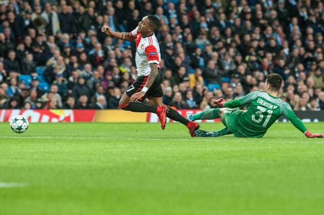 Manchester City v Feyenoord Rotterdam UEFA Champions League Jean-Paul Boetius of Feyenoord Rotterdam goes down under a challenge from Manchester City goalkeeper Ederson during the UEFA Champions League match at the Etihad Stadium, Manchester Content Not Available For UK Newspapers Copyright: xMattxWilkinsonx FIL-10984-0020