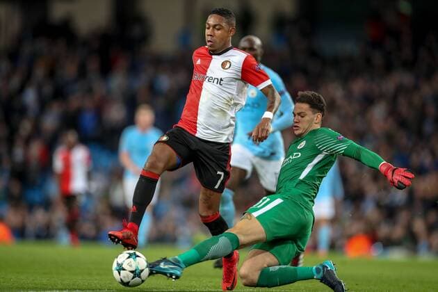 21st November 2017, Etihad Stadium, Manchester, England; UEFA Champions League, Manchester City versus Feyenoord; Ederson of Manchester City clears the ball just ahead of Jean-Paul Bo& xeb;tius of Feyenoord  ActionPlus11954383