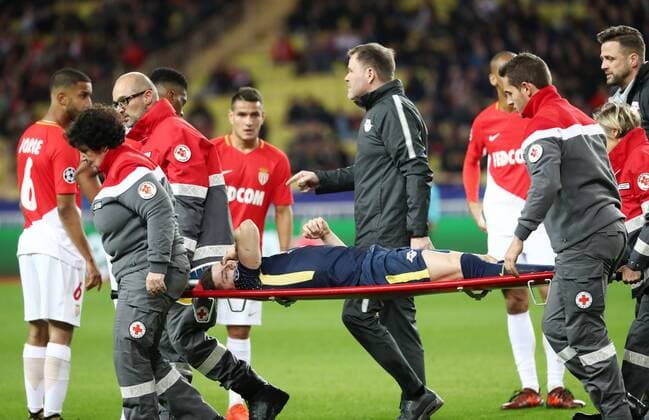 AS Monaco RB Leipzig Soccer Champions League Monaco 21 11 2017 Stade Louis II Soccer Champions League Group G 5 Gameday AS Monaco vs. RB Leipzig Pictured Marcel Sabitzer 7 Leipzig is injured from the square had to be replaced