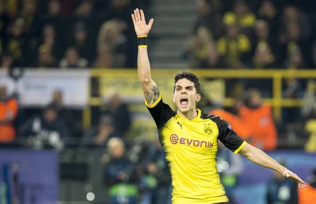 Fußball: Champions League, Saison 2017 2018, 5. Spieltag, Borussia Dortmund - Tottenham Hotspurs am 21.11.2017 im Signal Iduna Park in Dortmund (Nordrhein Westfalen). Dortmunds Marc Bartra beschwert sich beim Schiedsrichter. Copyright: xKirchner DavidxInderliedx