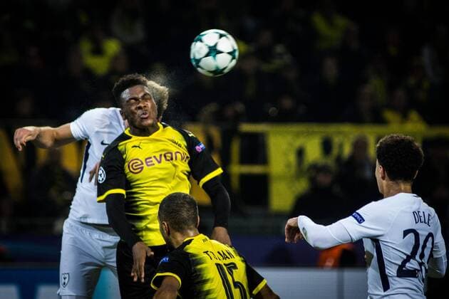 GER UEFA CL Borussia Dortmund GER vs Tottenham Hotspur ENG 21 11 2017 Signal Iduna Park Dortmund GER UEFA CL Borussia Dortmund GER vs Tottenham Hotspur ENG picture picture shows Head duel Dan Axel Zagadou Borussia Dortmund 2 nordphotox xRauch nph00251