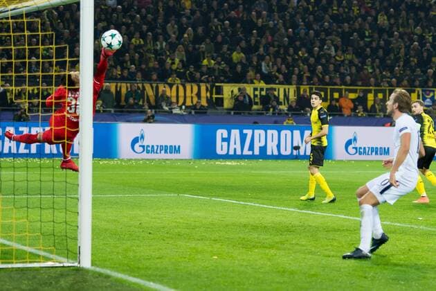 Dortmund Germany 26 09 2017 UEFA Champions League 2017 18 Season Group Stage Group H 5 Matchday BV Borussia Dortmund Tottenham Hotspur Goalkeeper Roman Buerki BVB in action DeFodi001